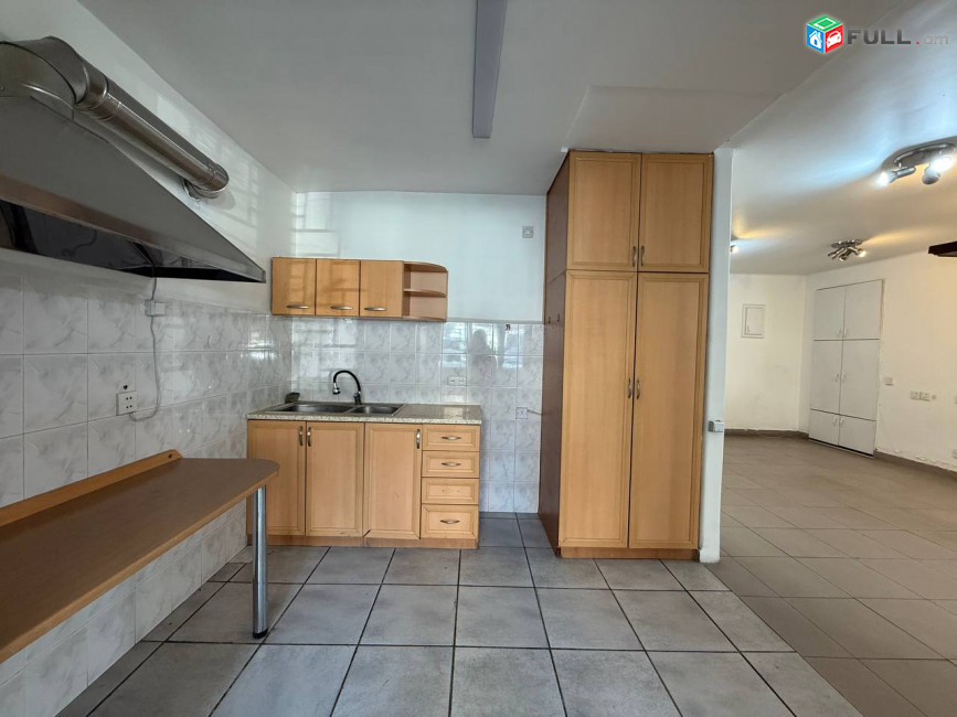 Փոքր կենտրոն, 1-ին գիծ կոմերցիոն տարածք, for rent, կոդ G2228
