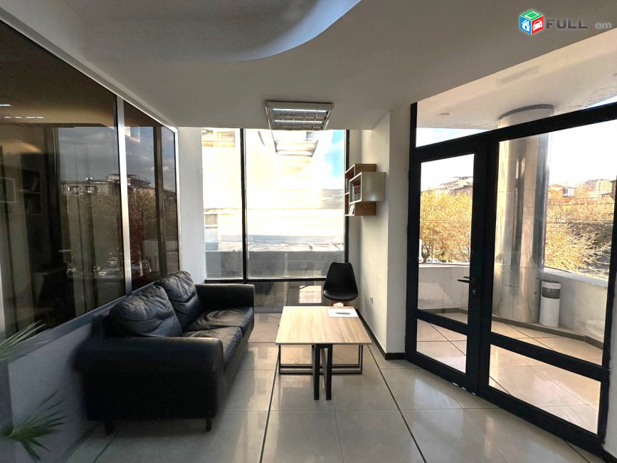 Վարձով է տրվում գրասենյակային տարածք  For rent կոդ G2433