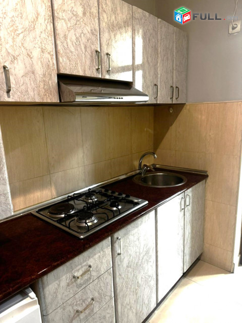 Վարձով 1-ին գիծ կոմերցիոն տարածք։ For rent կոդ G2560