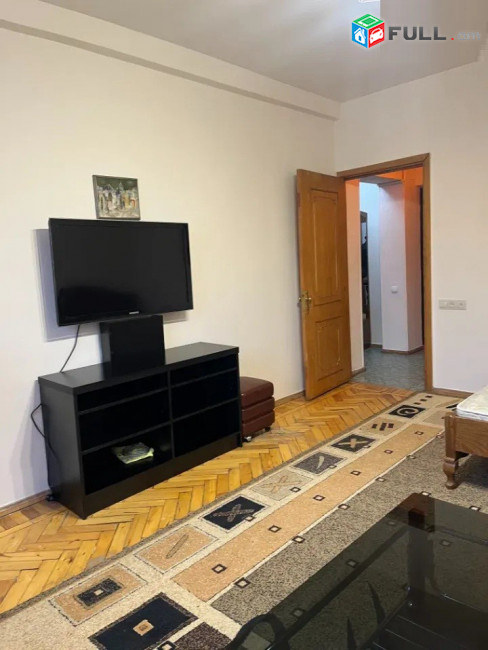 Վարձով 1-ին գիծ, լուսավոր  բնակարան։ For rent կոդ B1627