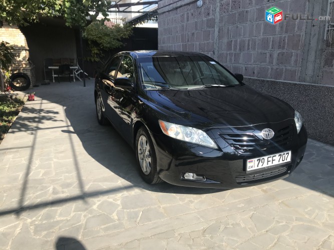 Toyota Camry oravardzov meqena avto prokat rent a car