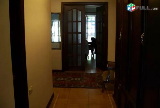 400qm komercion taracq Bagramyan pogocum