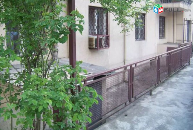 400qm komercion taracq Bagramyan pogocum