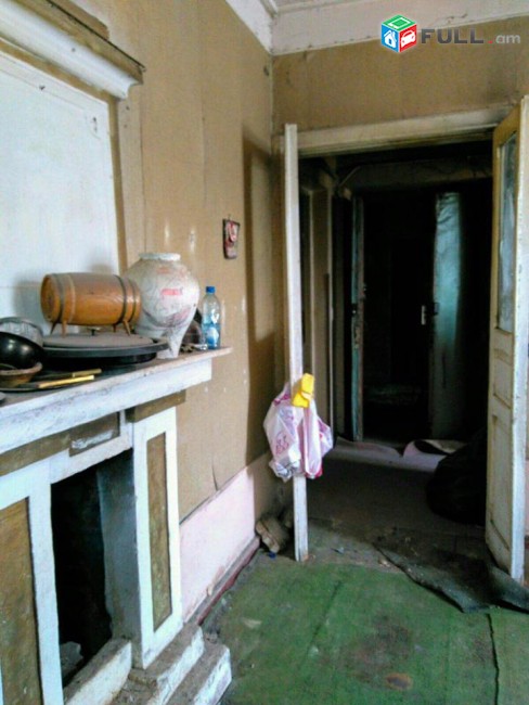1 սենյականոց բնակարան Արգիշտի փողոցում, 31 ք.մ., բարձր առաստաղներ, 1/2 հարկ, քարե շենք