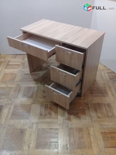 Գրասեղան  4 դարակով 