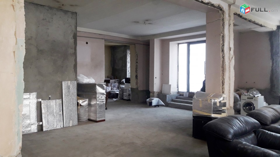 Universal Tarack, 180qm, Ankyunayin Vitrajner, parking, naev vajarq