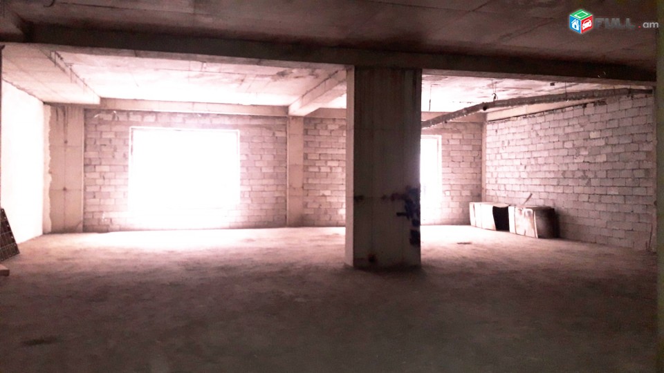 Norakaruyc , Amiryan poxoc , Universal tarack , 800qm  