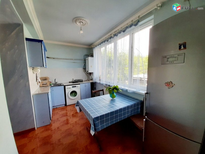 2-комн. квартира на пр. Багратуняц, 68 кв.м., 2/5 этаж, евроремонт, каменное здание