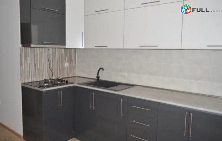 3 սեն. բն. Ծարավ Աղբյուր թաղ. -ում, 100քմ, նորակառույց Կոդ AA200104