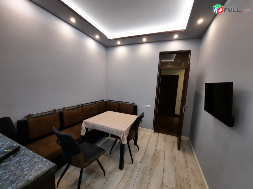 3 սենյականոց բնակարան Թումանյան փողոցում, 120 ք.մ., 2 սանհանգույց, Կապիտալ վերանորոգված