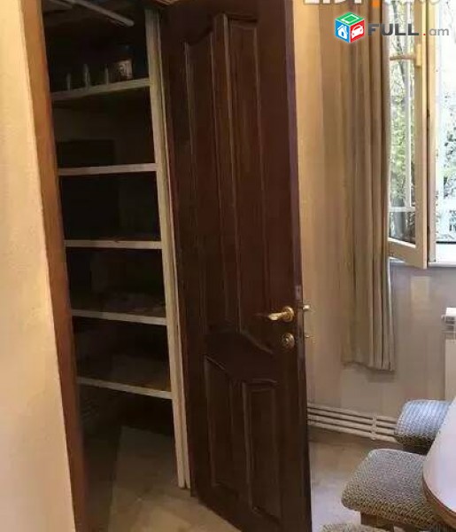 3 սենյականոց բնակարան Կիևյան փողոցում, 86 ք.մ., 3/5 հարկ, կապիտալ վերանորոգված, քարե շենք