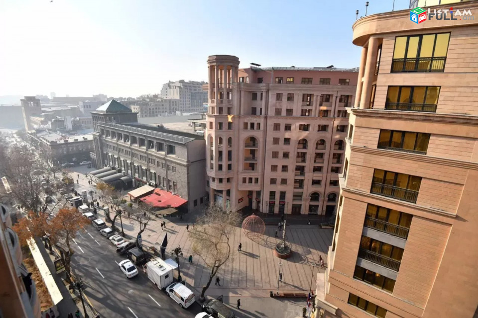 Կոդ 73238  Աբովյան փողոց 3 սենյականոց բն, 2 սանհանգույց