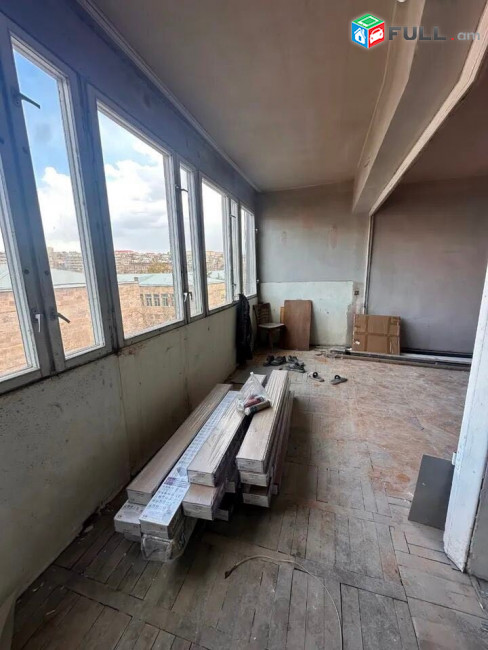 2 սենյականոց բնակարան Ադոնցի փողոցում, 43 քմ, նախավերջին հարկ, քարե շենք