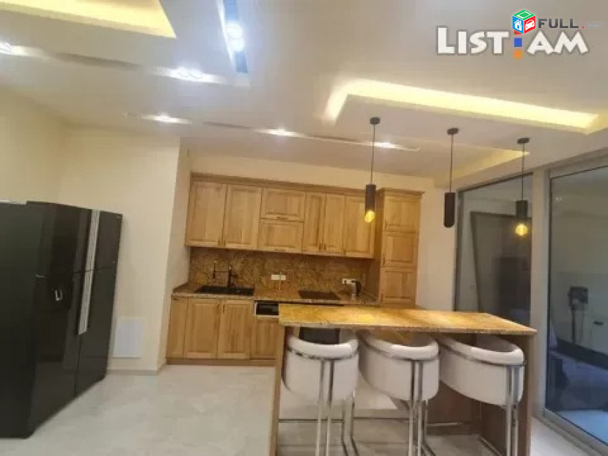 Կոդ 73344  Ամիրյան փողոց 3 սենյականոց բն 