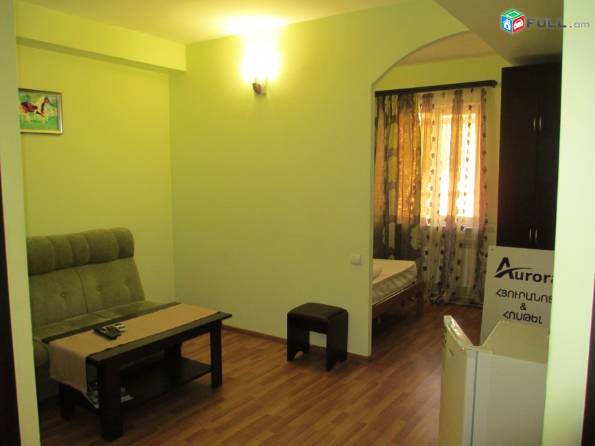 Trvum e 3 harkani hyuranocayin taracq kentronum, 450m2