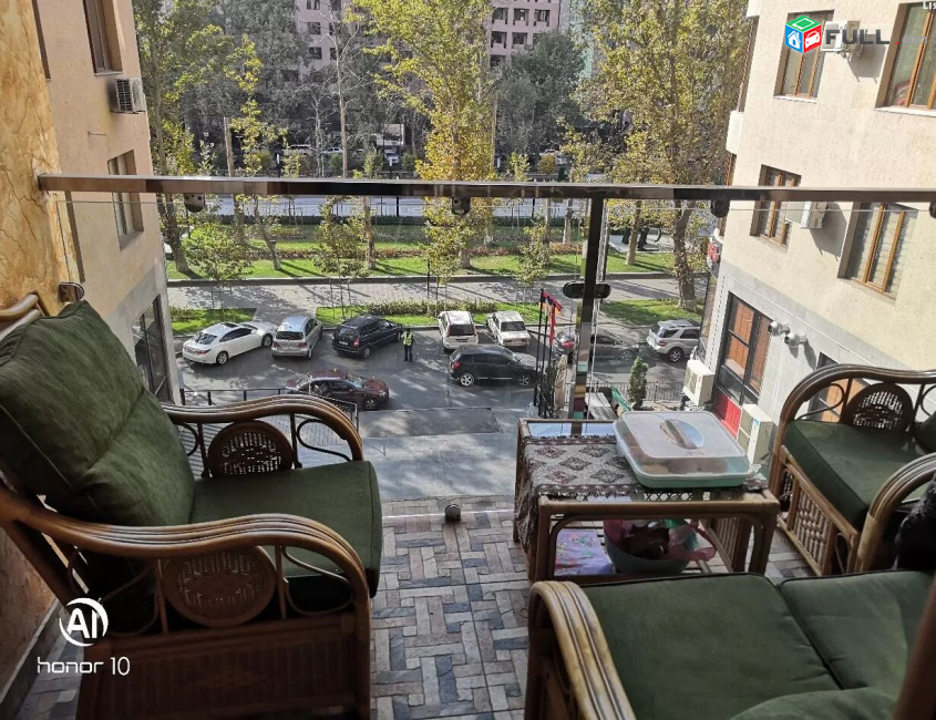LA02982 Վարձով 5 սենյականոց բնակարան Արամի փողոց ,նորակառույց շենք