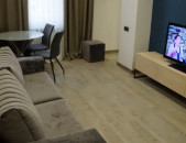 LA04133 Վարձով 2 սենյականոց բնակարան Նալբանդյան փողոցում 