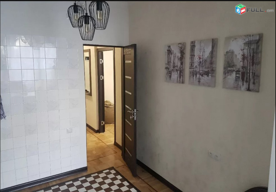 LA04169 Վարձով 2 սենյականոց բնակարան Աբովյան փողոց , Անի հյուրանոցի բակում 