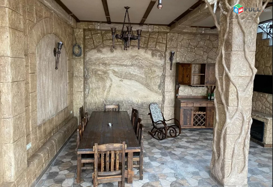 LA04553 Վարձով 8 սենյականոց առանձնատուն Քեռու փողոց , Բլուր 