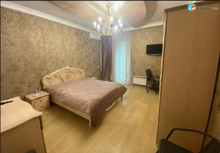 LA04553 Վարձով 8 սենյականոց առանձնատուն Քեռու փողոց , Բլուր 
