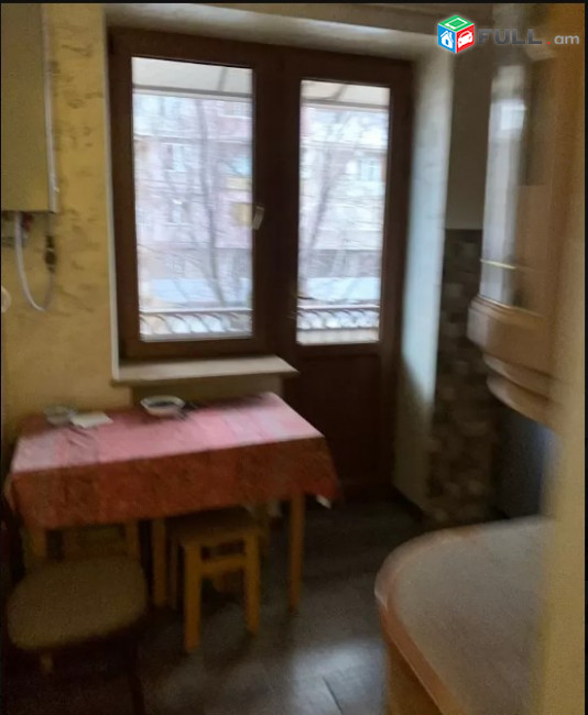LA04839 Վարձով  3 սենյականոց բնակարան Գրիբոյեդովի փողոցում 