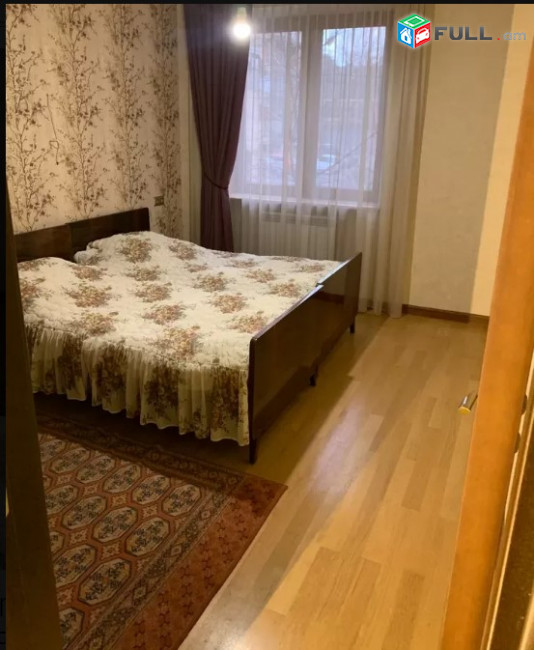 LA04839 Վարձով  3 սենյականոց բնակարան Գրիբոյեդովի փողոցում 