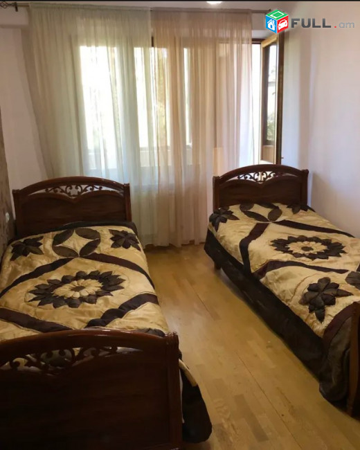 LA05432  Վարձով 3 սենյականոց բնակարան Հին Երևանցու փողոց  , Օպերա