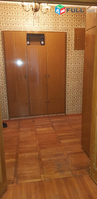 LA05322 Վարձով 4  սենյականոց բնակարան Ահարոնյան փողոցում 