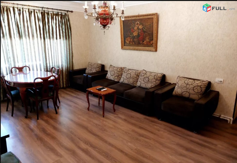 LA06907 Վարձով 3 սենյականոց բնակարան Թումանյան փողոցում 