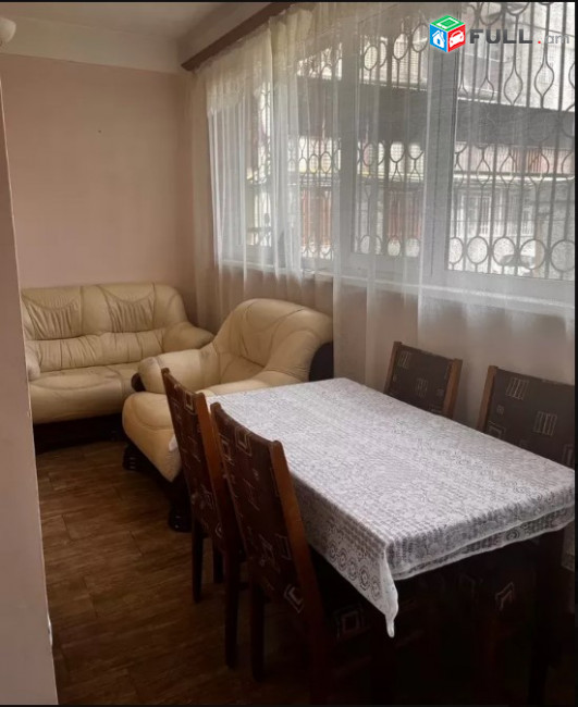LA07070 Վարձով 2 սենյականոց բնակարան Արամ Խաչատրյան փողոցում