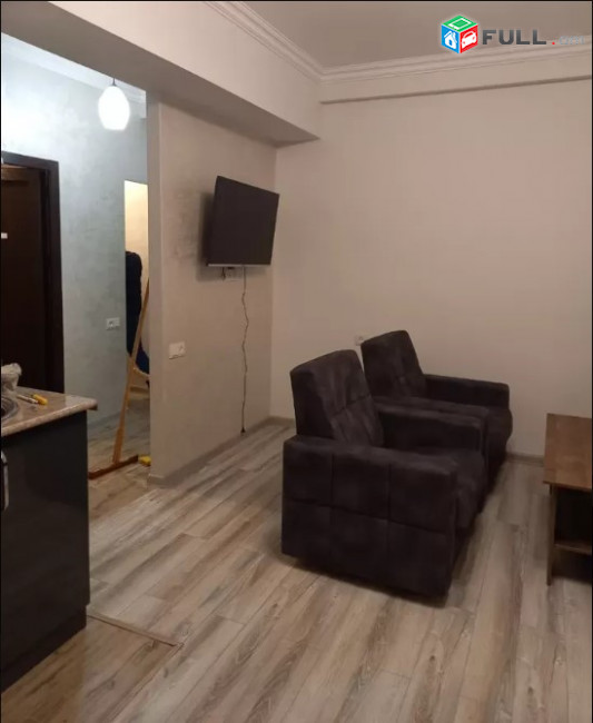 LA07321  Վարձով 2 սենյականոց բնակարան Վիկտոր Համբարձումյան փողոցում 