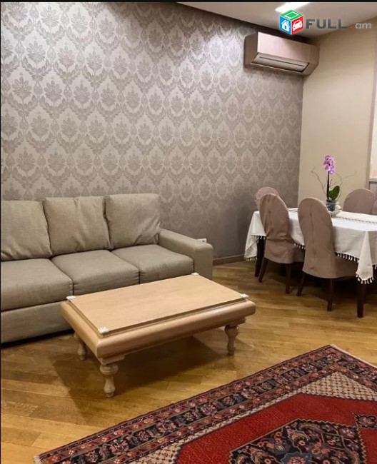 LA07375 Վարձով 3 սենյականոց բնակարան Թումանյան փողոցում