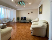 LA01290 Օրավարձով 3 սենյականոց բնակարան Աղայան փողոցում