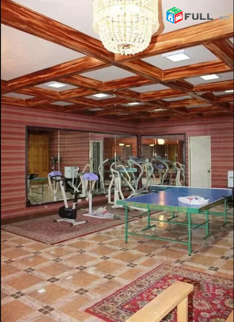 LA08072 Վարձով 8 սենյականոց 3  հարկանի քարե տուն Նորք Մարաշ , Արմենակ Արմենակյան փողոցում