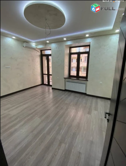 LA08539 Վարձով 3 սենյականոց բնակարան նաև գրասենյակ  Վարդանանց փողոցում