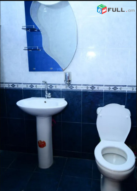 LA08693 Վարձով 3 սենյականոց բնակարան Արցախի փողոցում