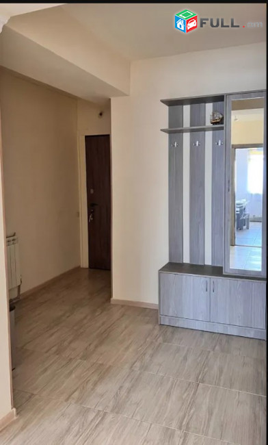 LA08694 Վարձով 3 սենյականոց բնակարան Արցախի փողոցում 