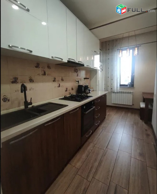 LA08883 Վարձով 3 սենյականոց բնակարան  Նելսոն Ստեփանյան փողոց , նորակառույց շենքում