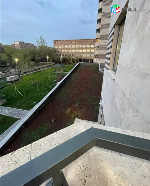 LA09042 Վարձով 3  սենյականոց բնակարան Էրեբունու փողոց , նորակառույց շենքում