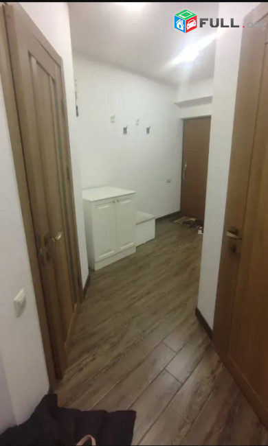 LA09112 Վարձով 3  սենյականոց բնակարան  Պարույր Սևակի , նորակառույց շենքում