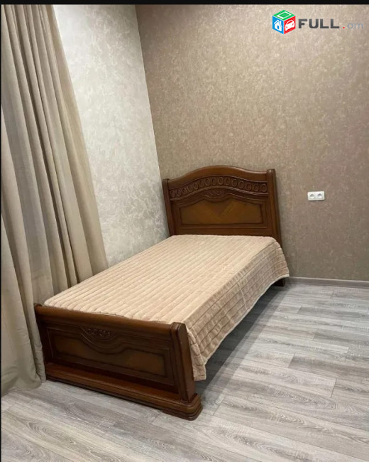 LA09191 Վարձով 3 սենյականոց բնակարան Սայաթ-Նովայի պողոտայում
