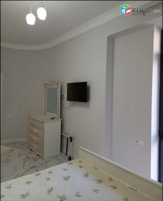 LA09400  Վարձով 3 սենյականոց բնակարան Վերին Անտառային փողոց , նորակառույց շենքում