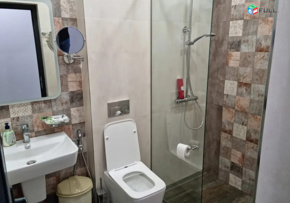LA09455 Վարձով  110 քմ. Գրասենյակային տարածք Արգիշտի փողոցում կենտրոնում