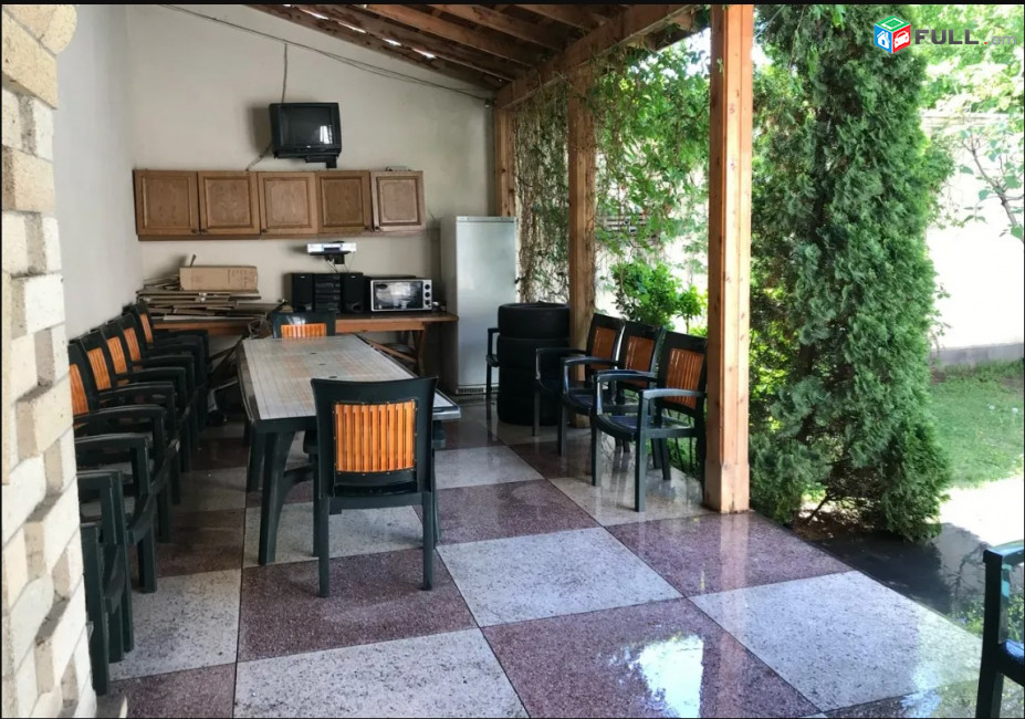 LA00366 Վարձով  7 սենյականոց Երեք հարկանի տուն Սունդուկյան փողոցում Արաբկիրում