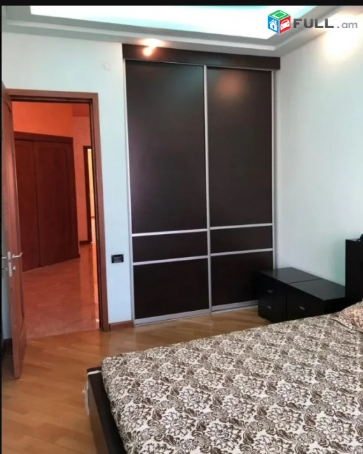 LA09699 Վարձով 4 սենյականոց բնակարան  Ամիրյան փողոց , նորակառույց շենքում