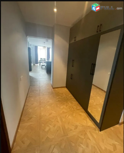 LA09889  Վարձով 3 սենյականոց բնակարան Վարդանանց փողոց , նորակառույց շենք