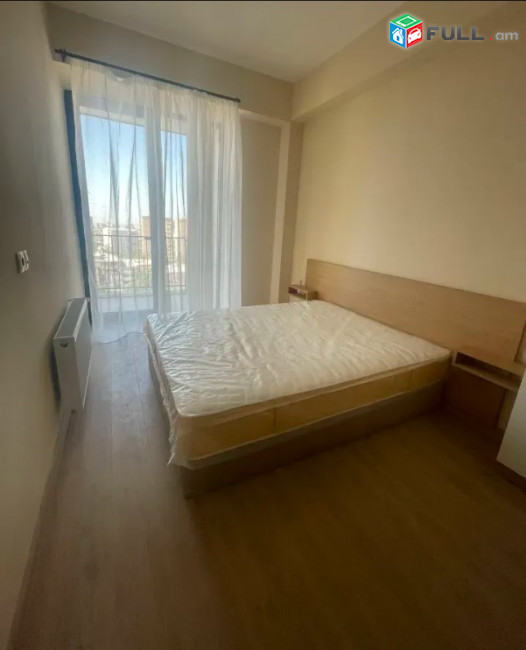 LA10417 Վարձով 2 սենյականոց բնակարան նորակառույց շենքում Արամ Խաչատրյանի փողոցում