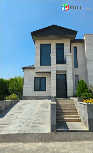 LA10429 Վարձով 4 սենյականոց  2 հարկանի թաունհաուզ, Վահագնի Թաղամաս Աջափնյակում