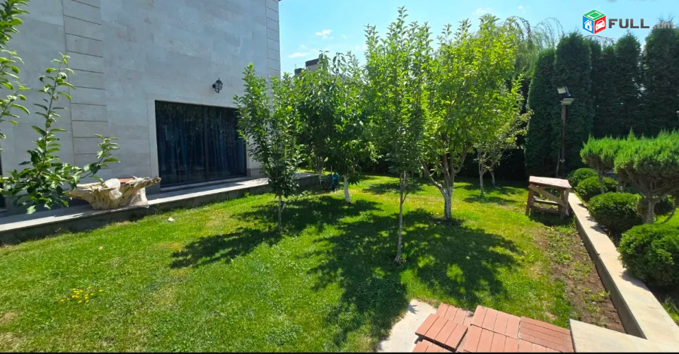 LA10429 Վարձով 4 սենյականոց  2 հարկանի թաունհաուզ, Վահագնի Թաղամաս Աջափնյակում