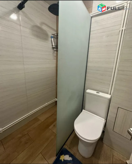 LA10573 Վարձով 3 սենյականոց բնակարան Արամ Խաչատրյան փողոցում
